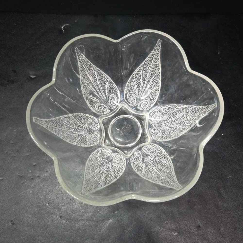 Indiana Glass‎ Clear Trinket Dish, Vintage Leaf Design Candy Bowl, Centerpiece